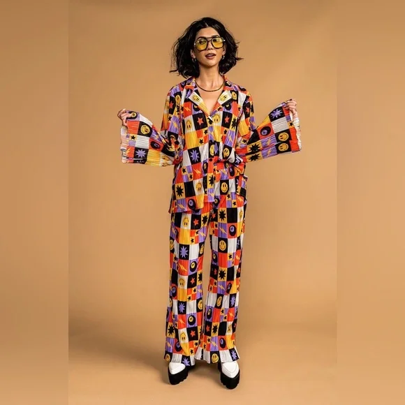 Dressed in LALA ORIGINAL Long Sleeve Plisse Set in Not Made To Be Subtle. NWT - Picture 8 of 9